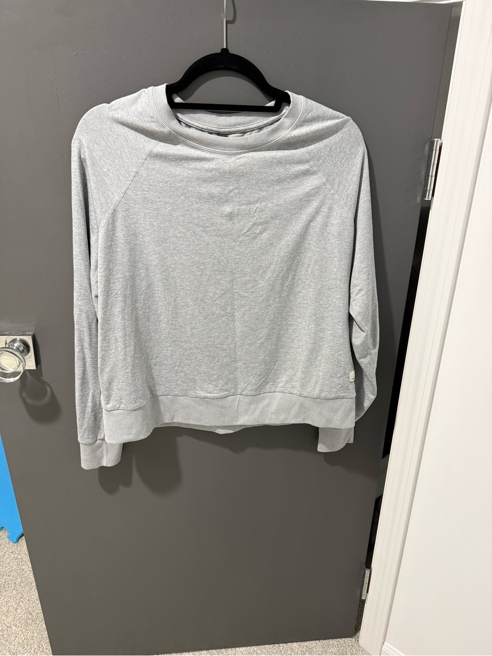 Vuori Light Gray Crewneck Pullover Great Condition